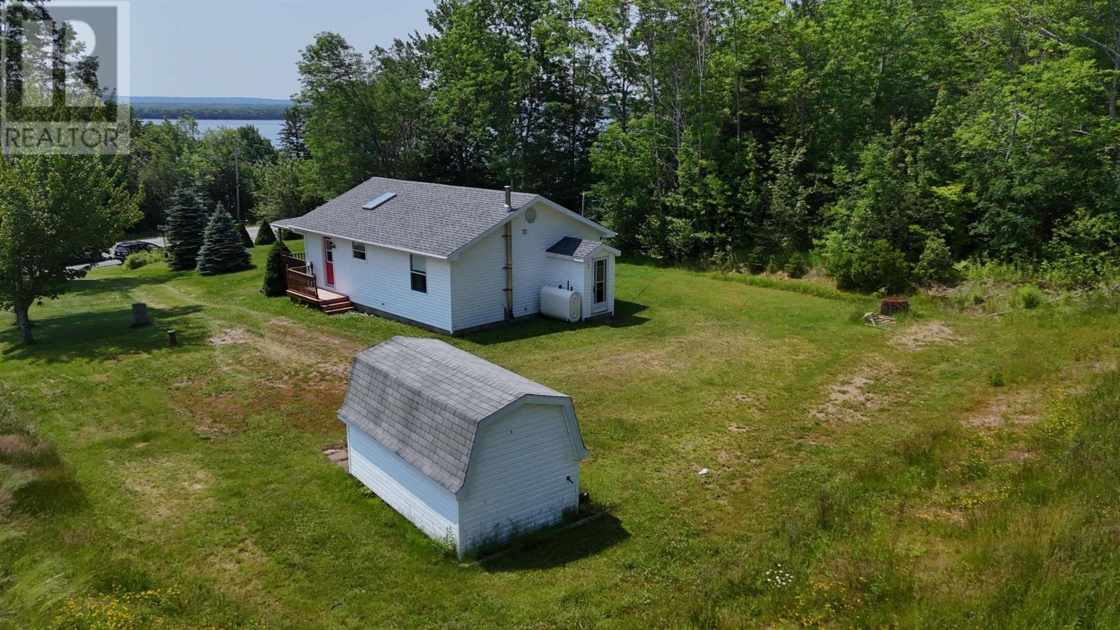 Property 22 of 25 of 10369 105 Highway