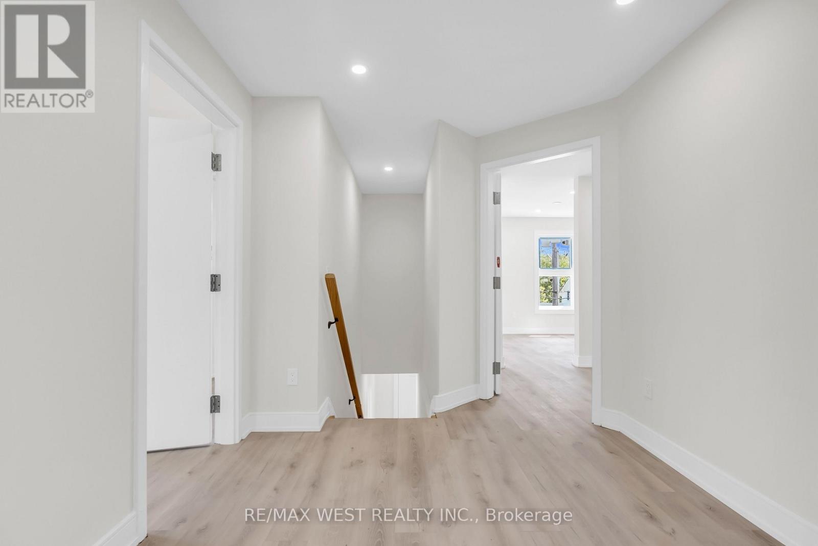 3 - 36 PARK ROAD S, Oshawa (Vanier) — photo 2