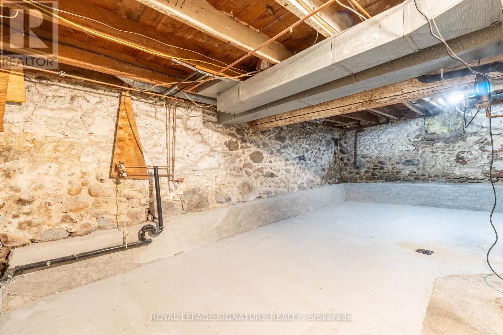 195 RUBIDGE STREET - 25