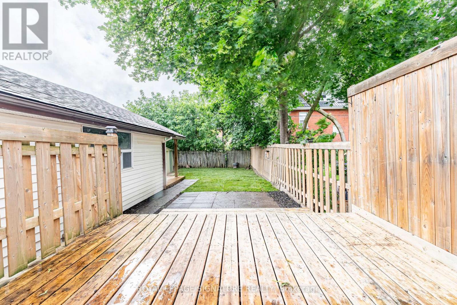 195 RUBIDGE STREET - 33