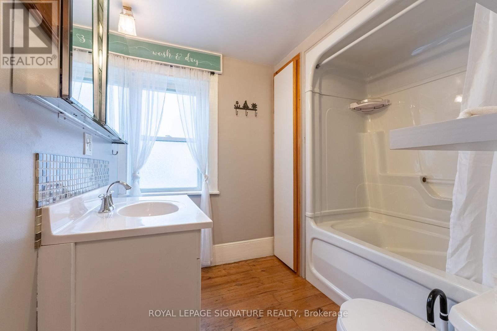 195 RUBIDGE STREET - 21