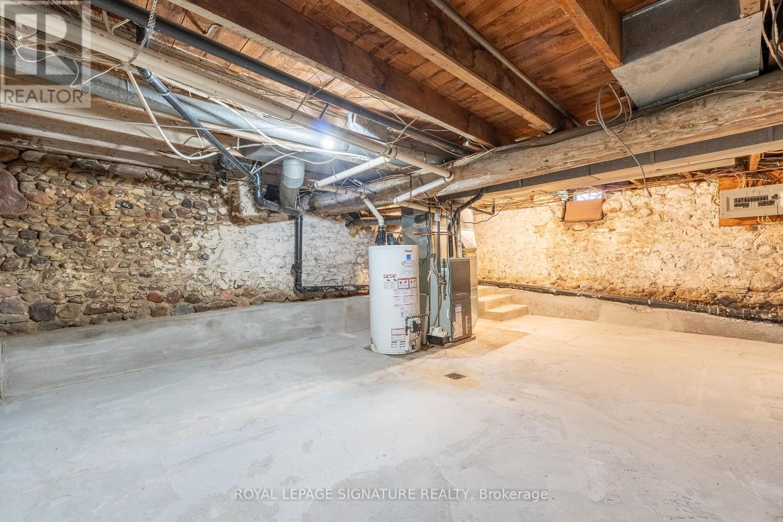 195 RUBIDGE STREET - 26