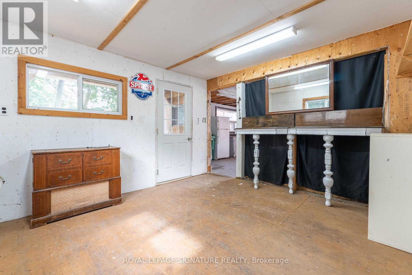 195 RUBIDGE STREET - 31