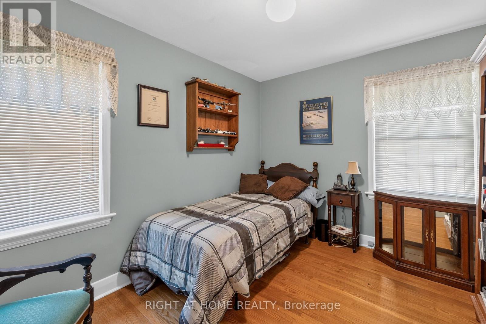 335 SUNSET DRIVE - Image 14