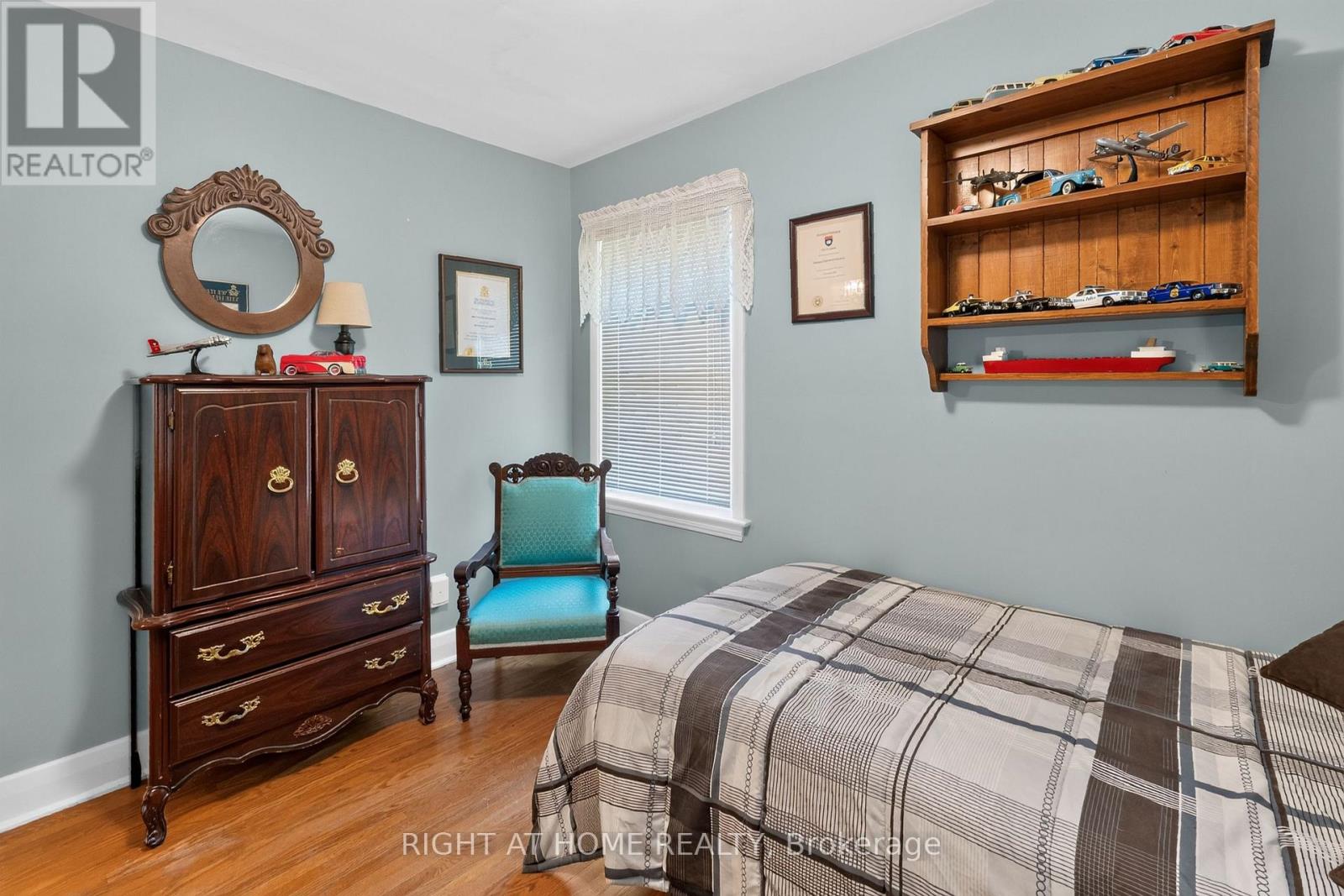 335 SUNSET DRIVE - Image 16