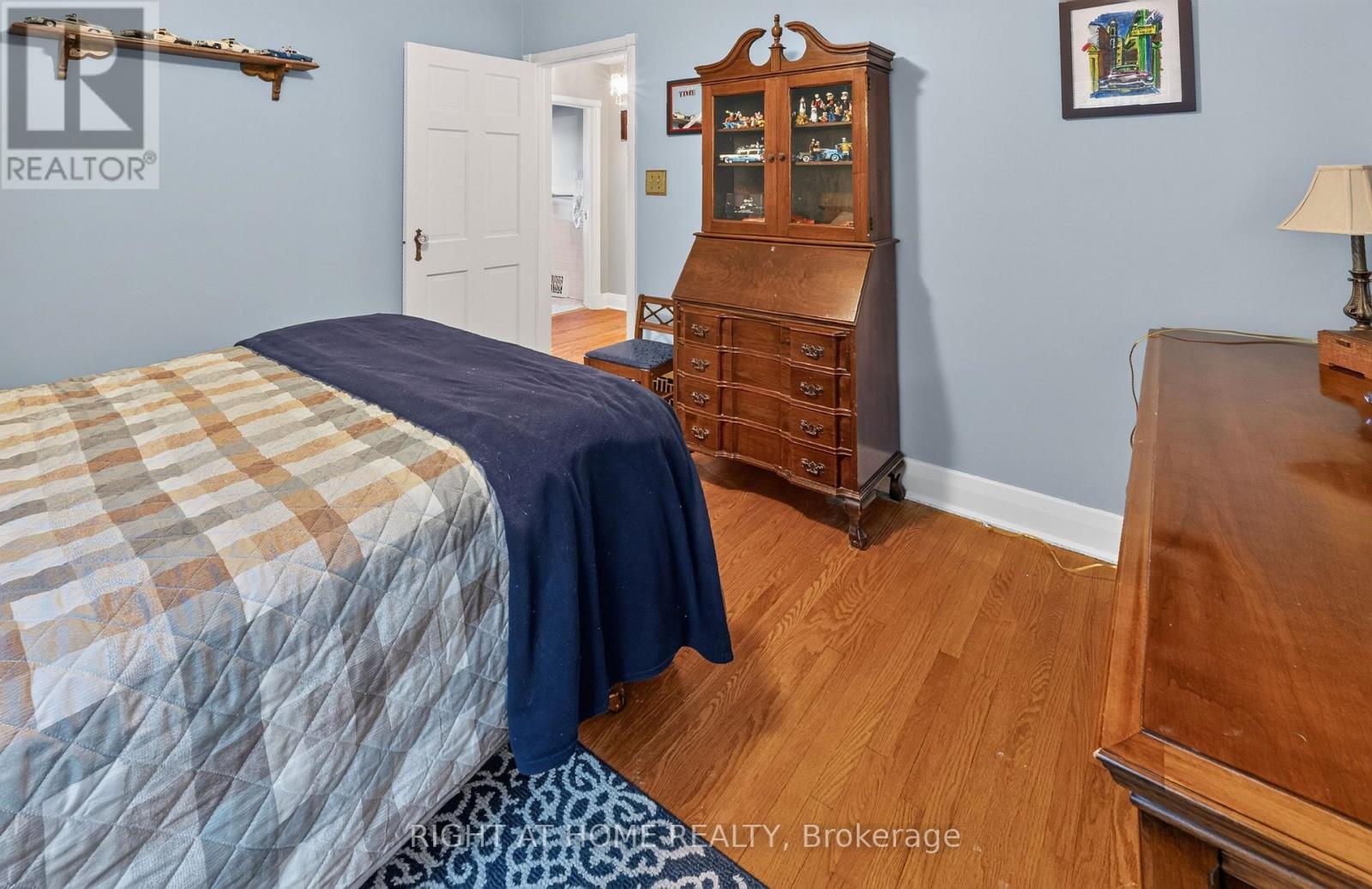 335 SUNSET DRIVE - Image 17