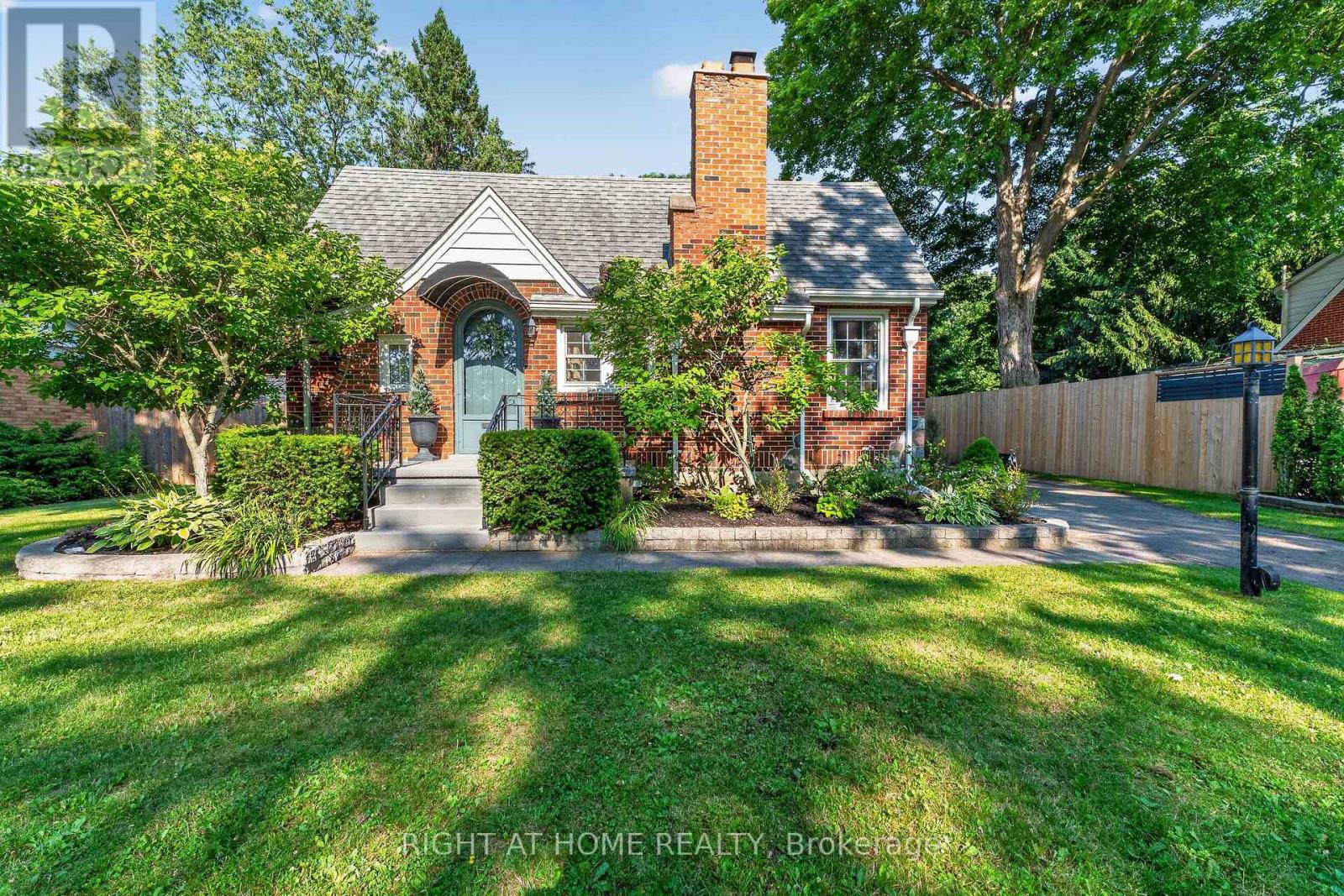 335 SUNSET DRIVE - 2