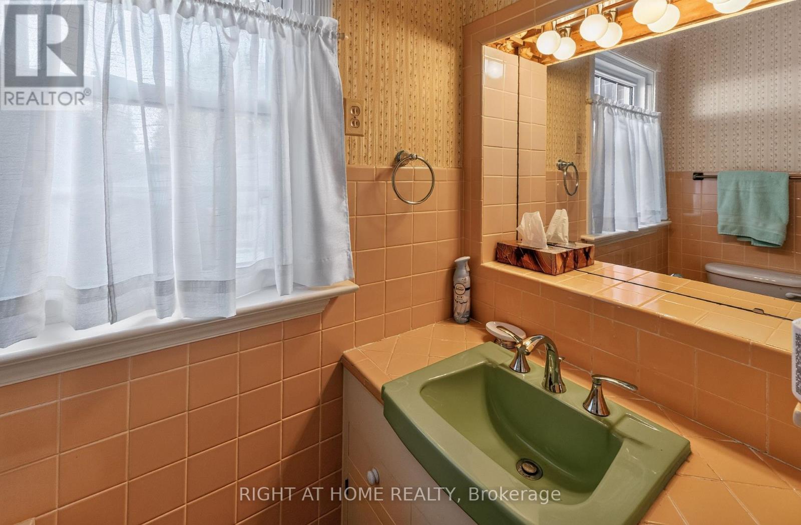 335 SUNSET DRIVE - Image 21