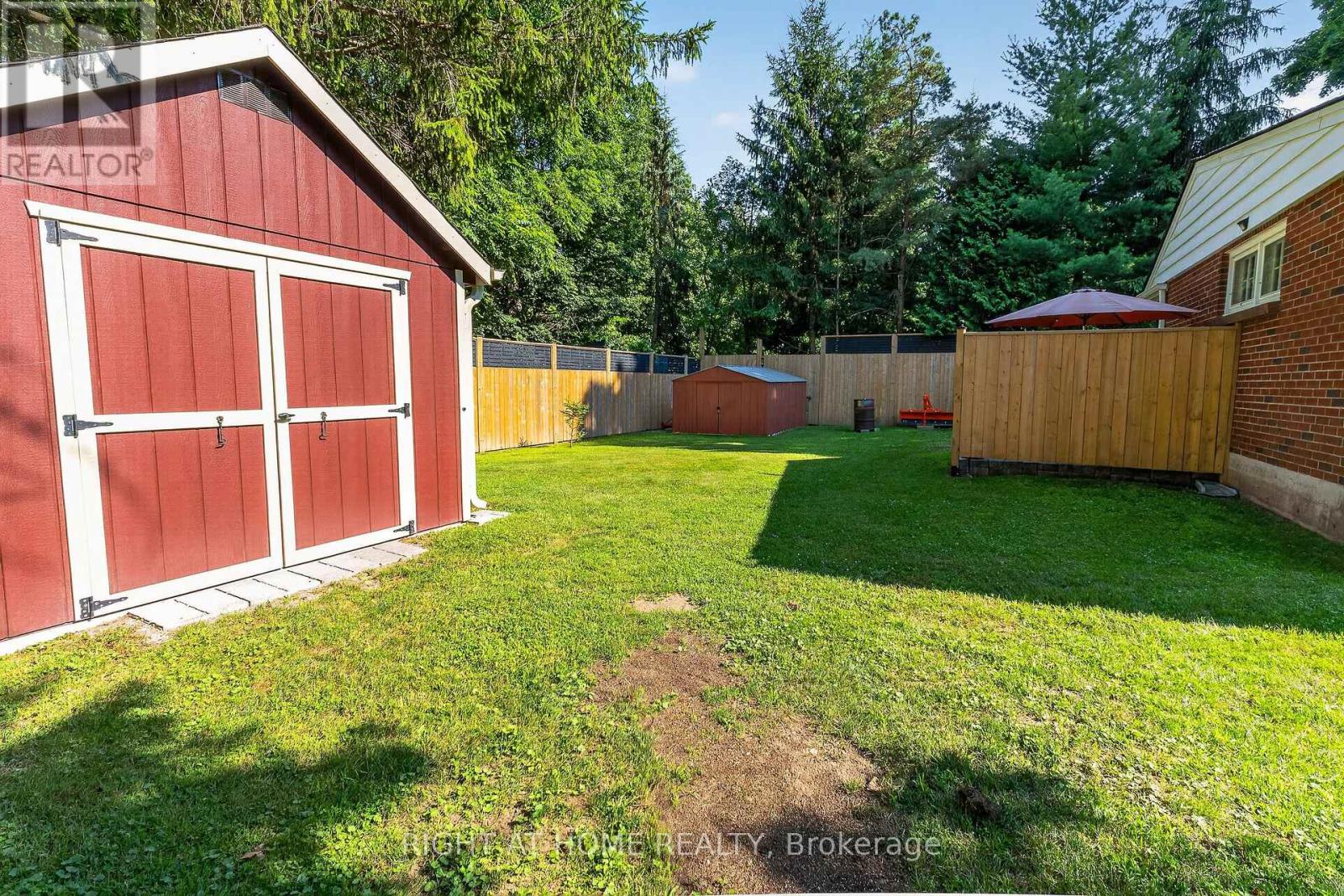 335 SUNSET DRIVE - Image 32