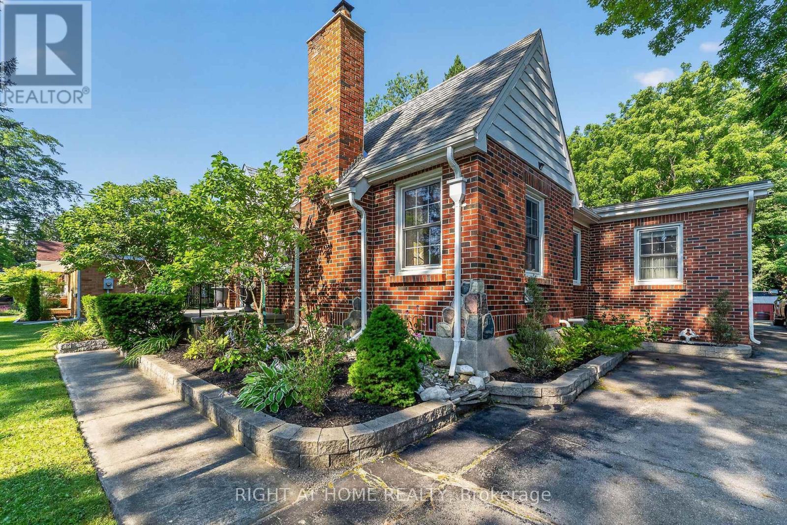 335 SUNSET DRIVE - Image 35