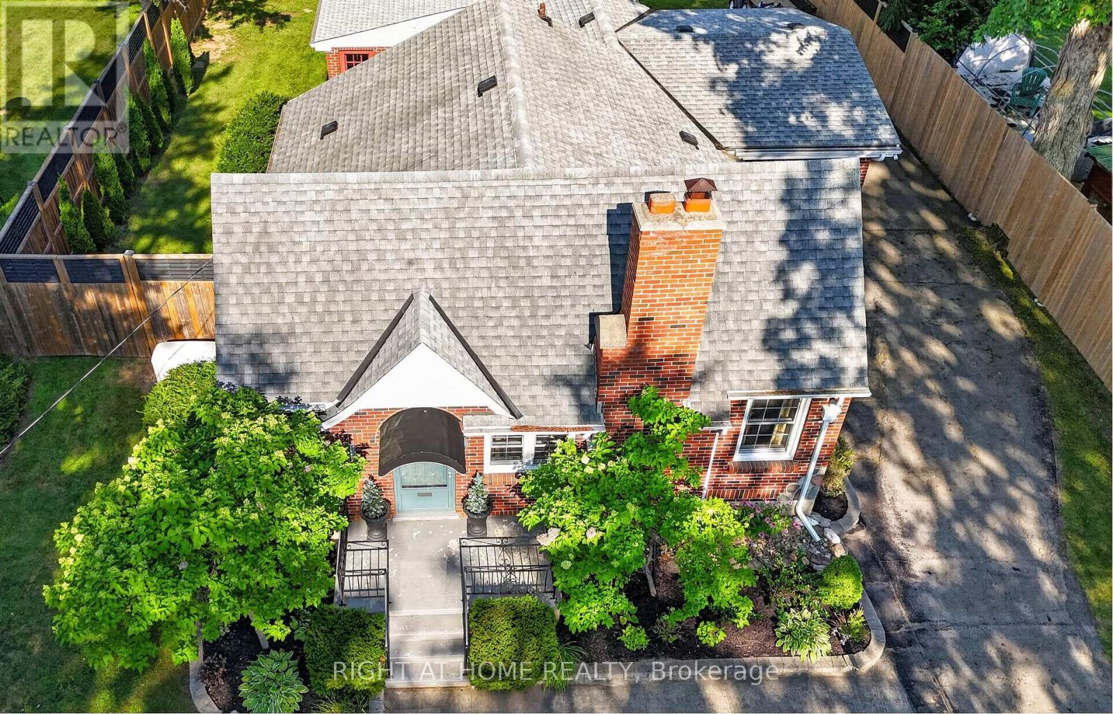 335 SUNSET DRIVE - 38