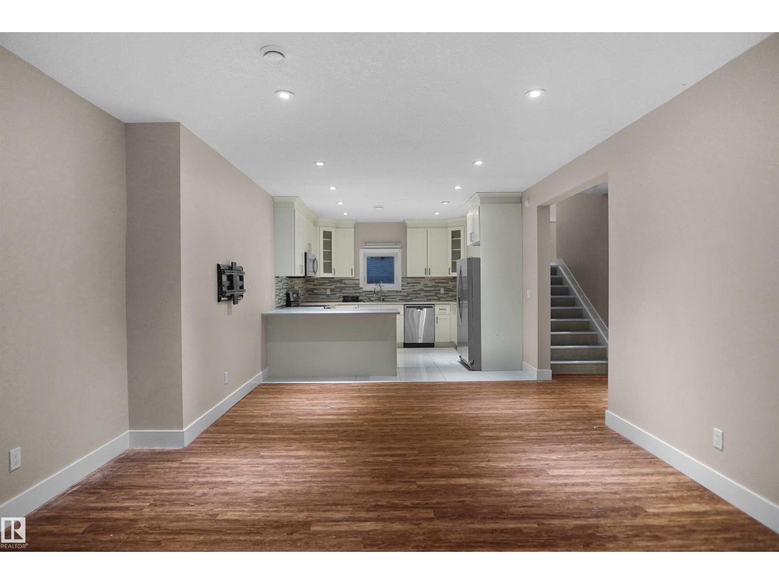 16539 132 ST NW - 50
