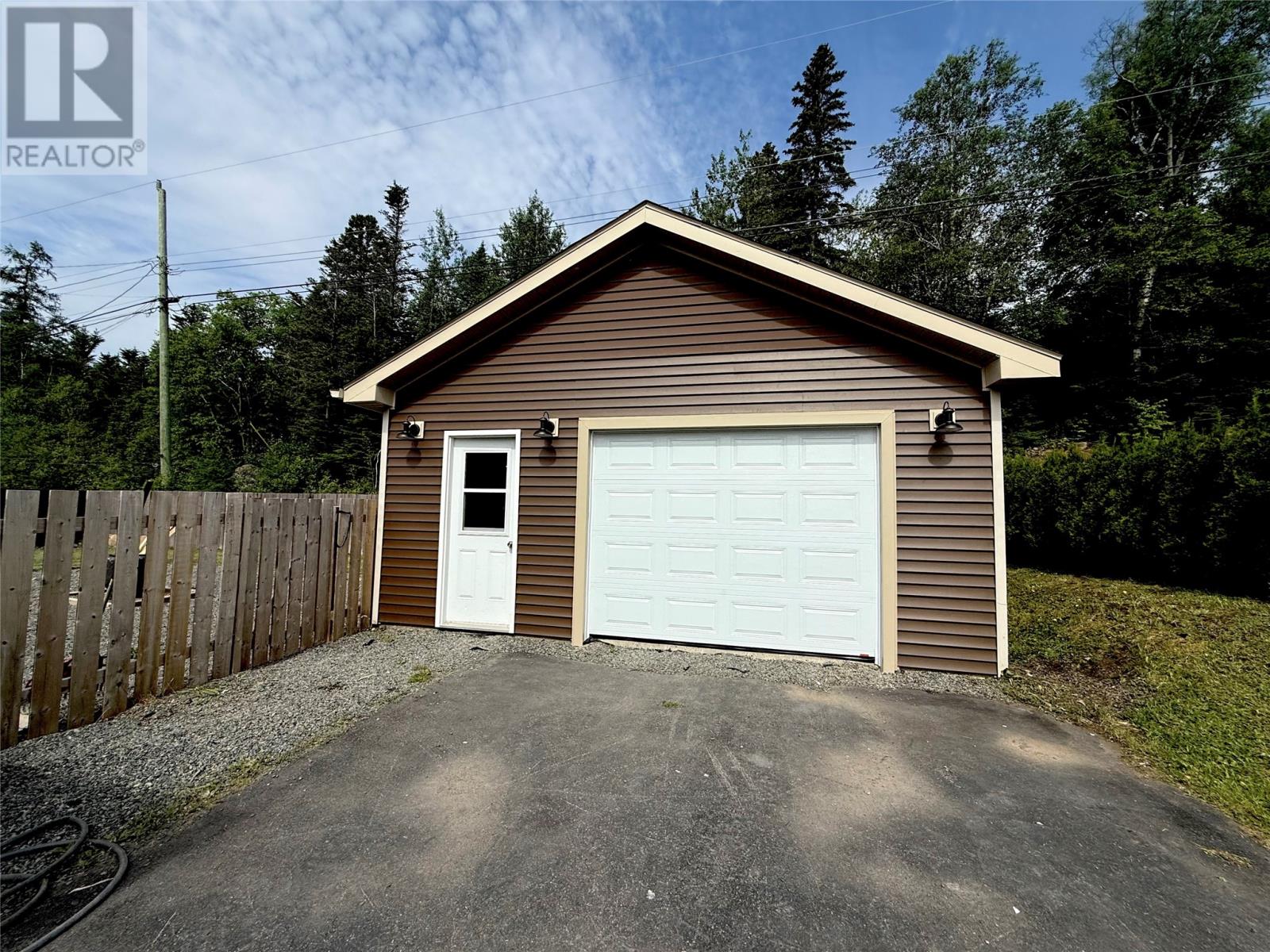 33 Harmsworth Drive thumbnail 4