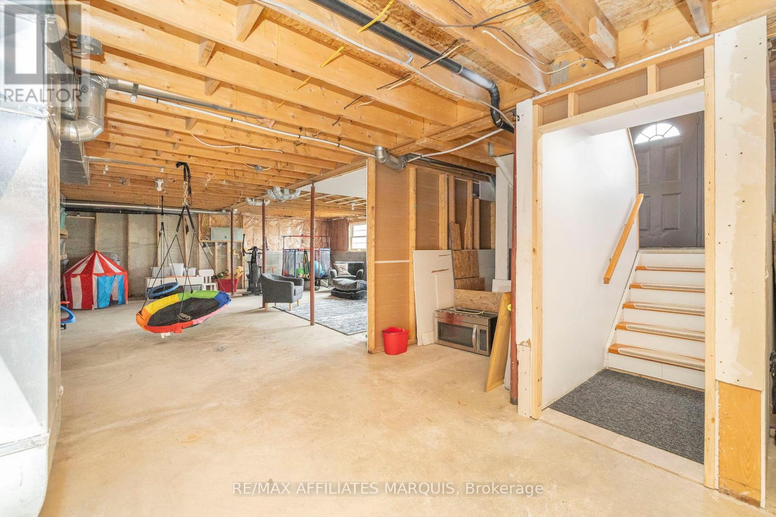462 HIGHWAY 15 ROAD - 35