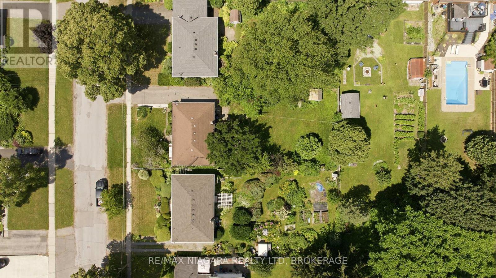 6479 BROCK STREET - 32