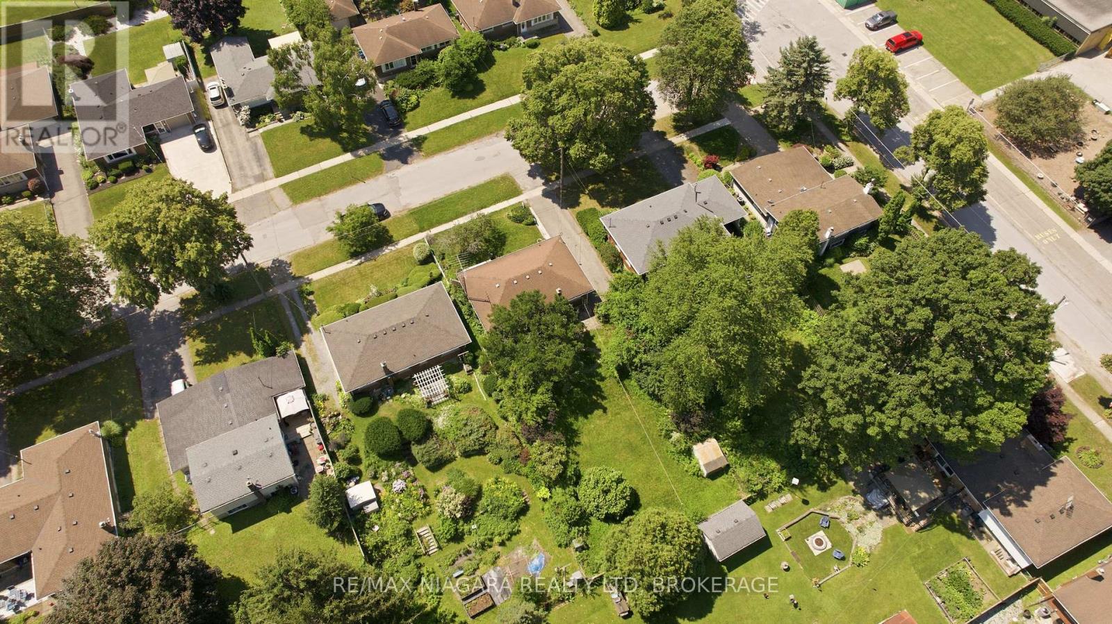 6479 BROCK STREET - 34
