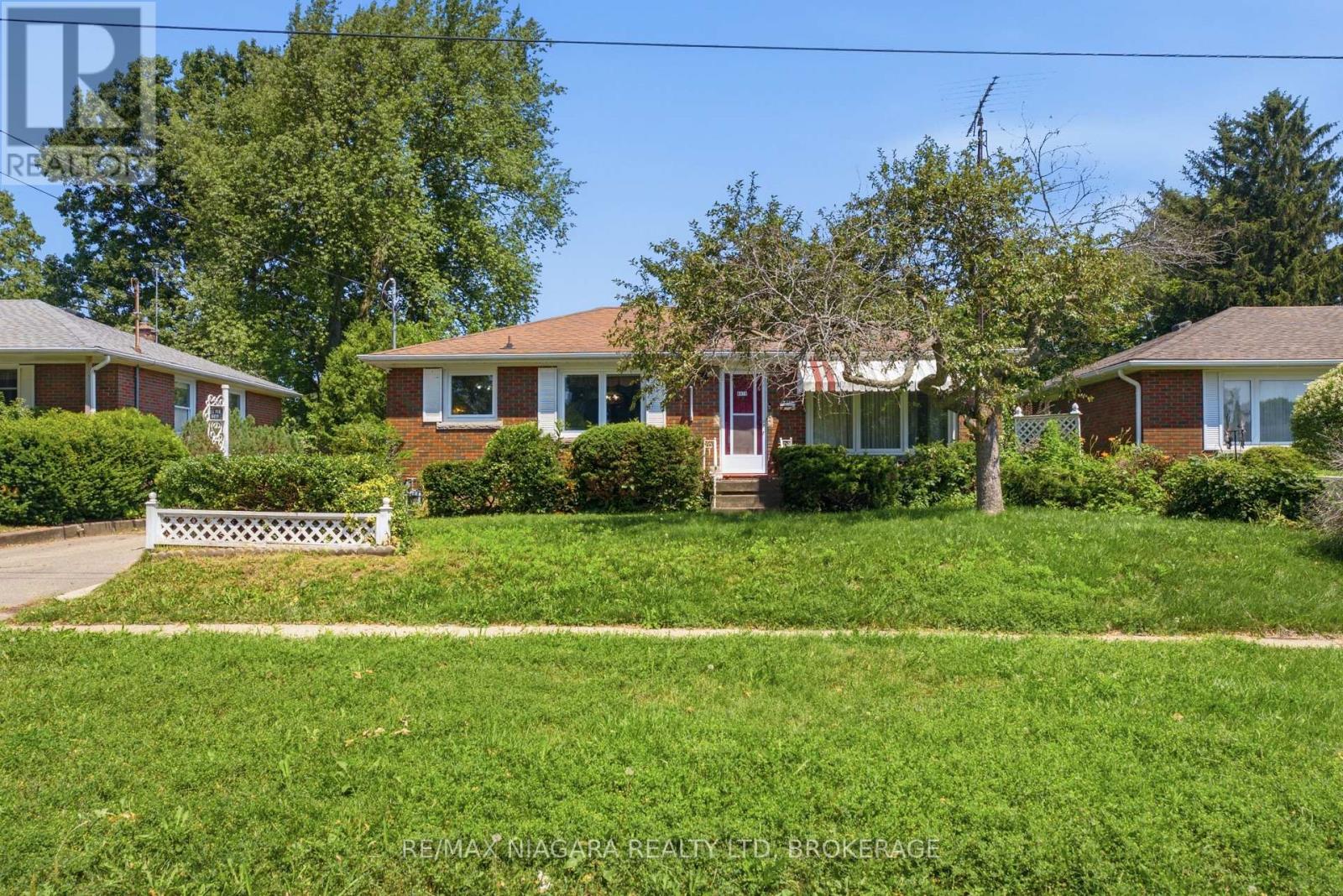 6479 BROCK STREET - 4