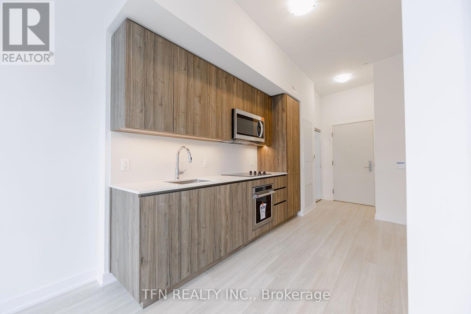 #1107 15 RICHARDSON STREET - 4