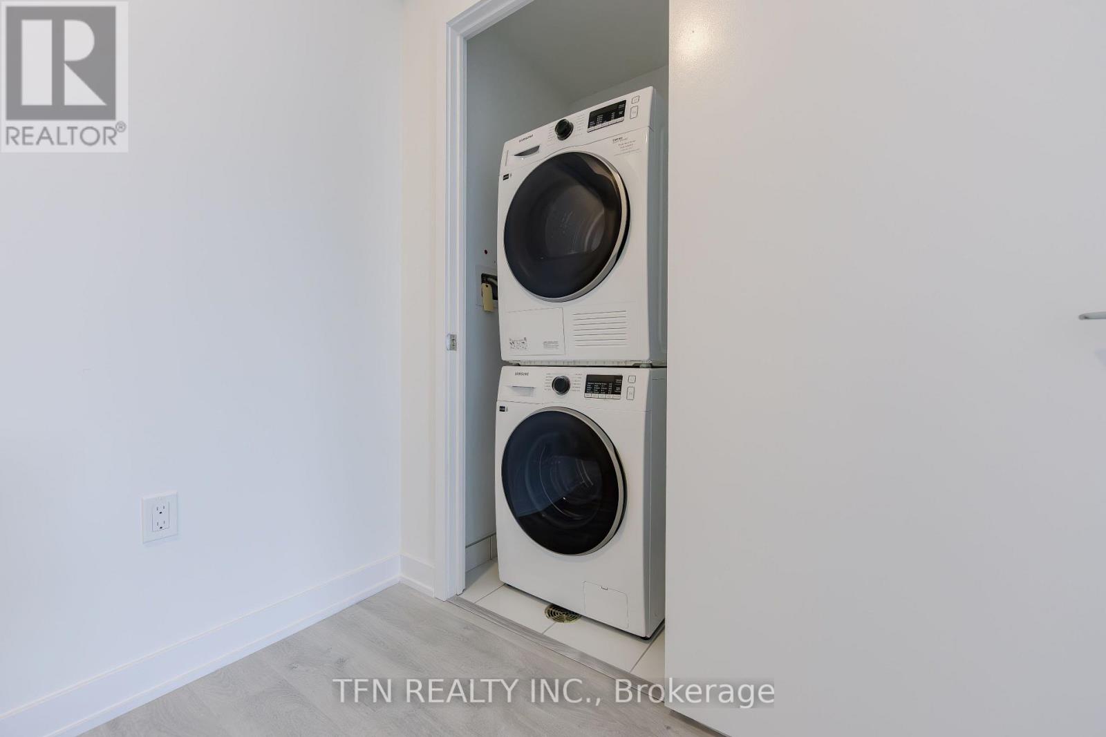 #1313 15 RICHARDSON STREET - 13
