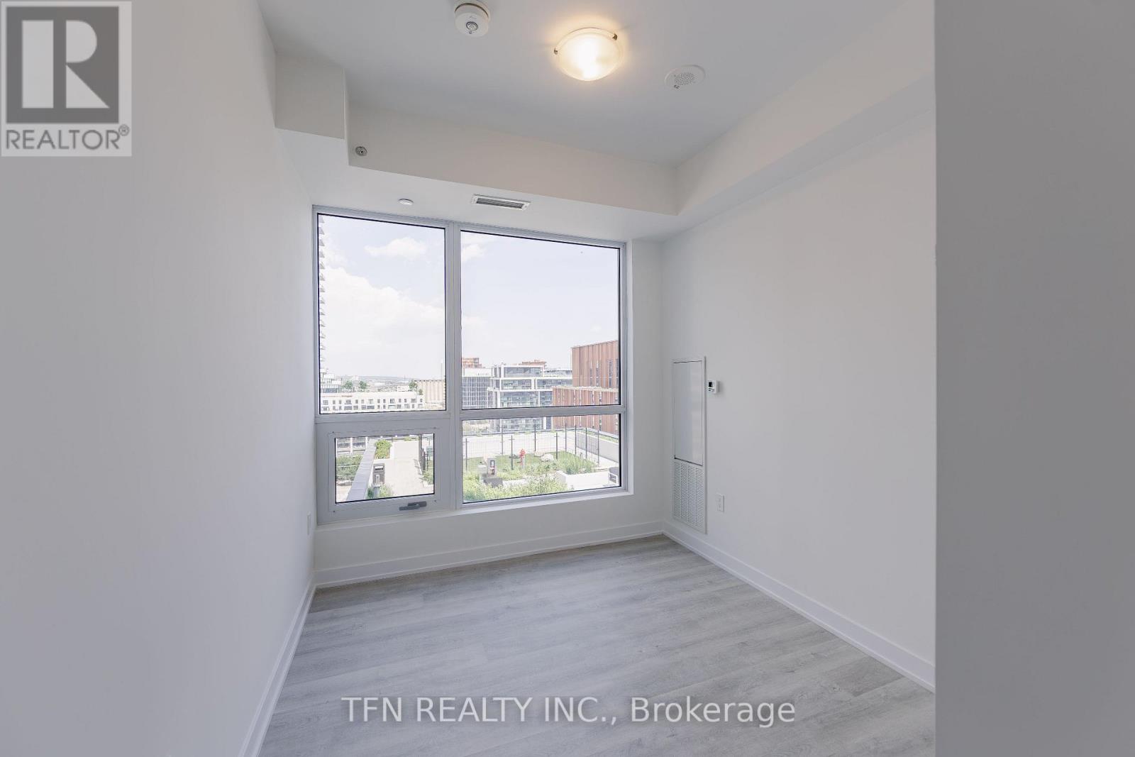 #1313 15 RICHARDSON STREET - 16