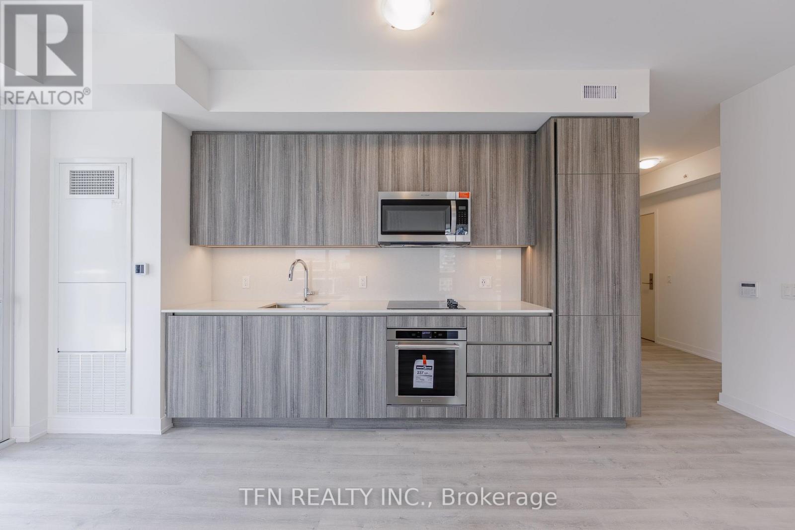 #1313 15 RICHARDSON STREET - 5