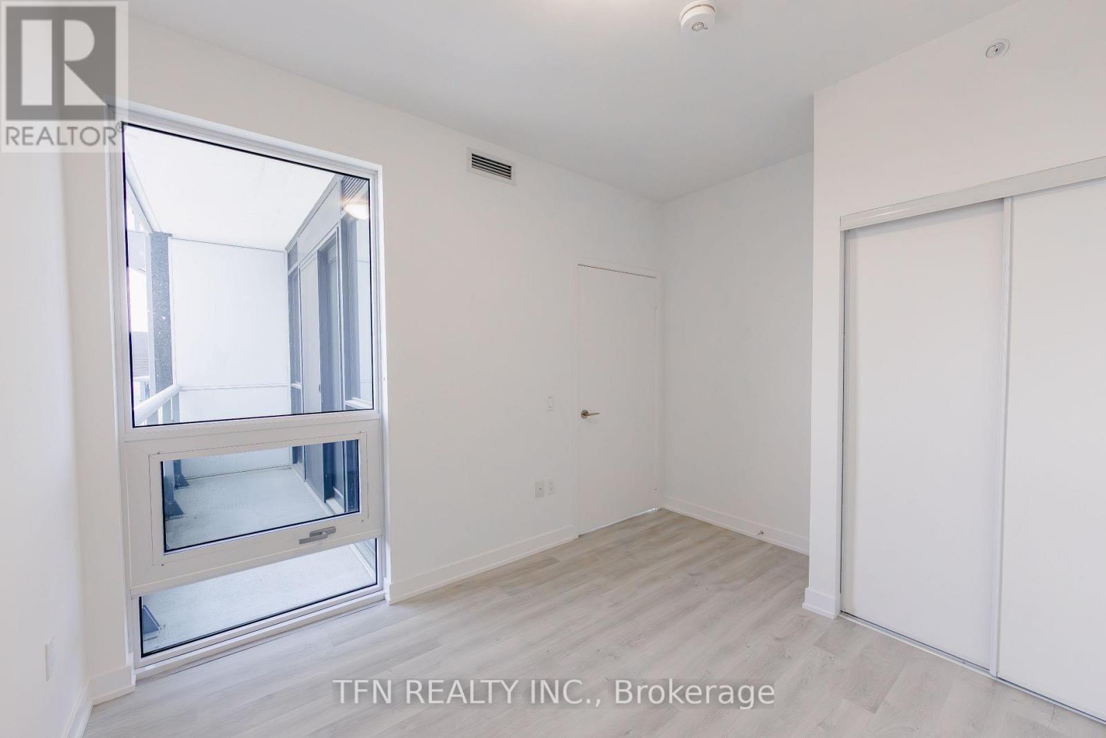 #1610 15 RICHARDSON STREET - 11