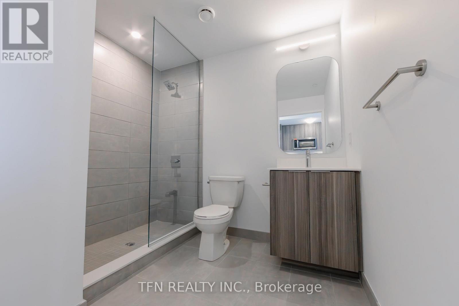 #1610 15 RICHARDSON STREET - 12