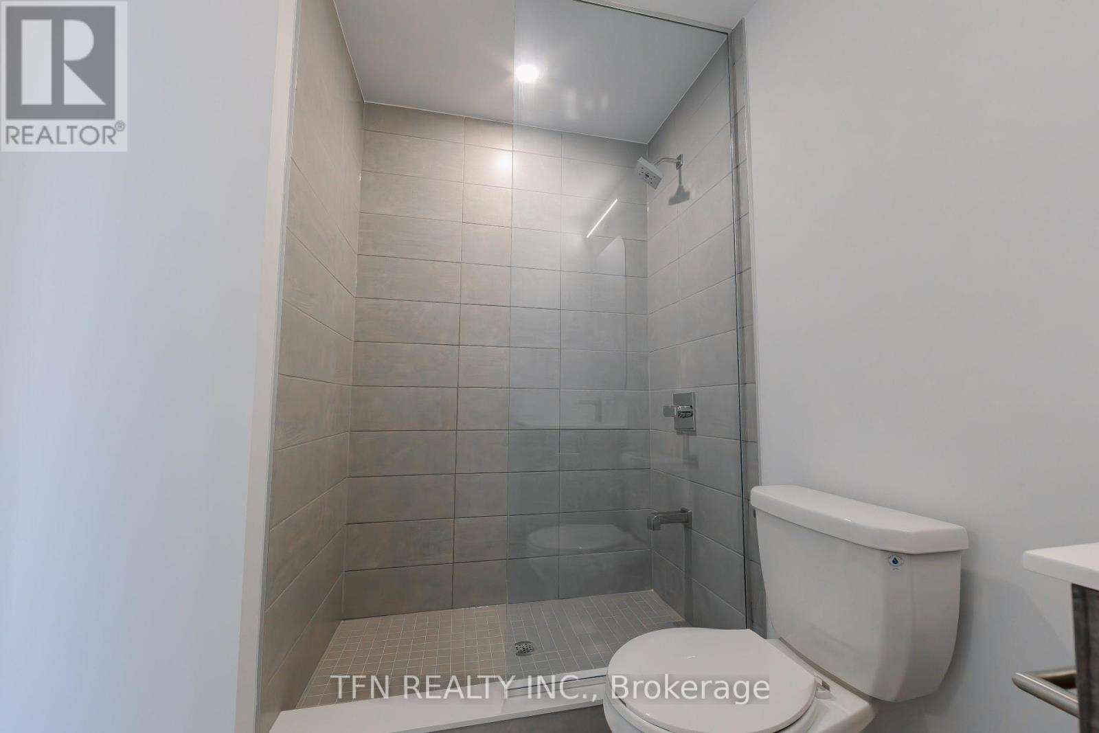 #1610 15 RICHARDSON STREET - 13