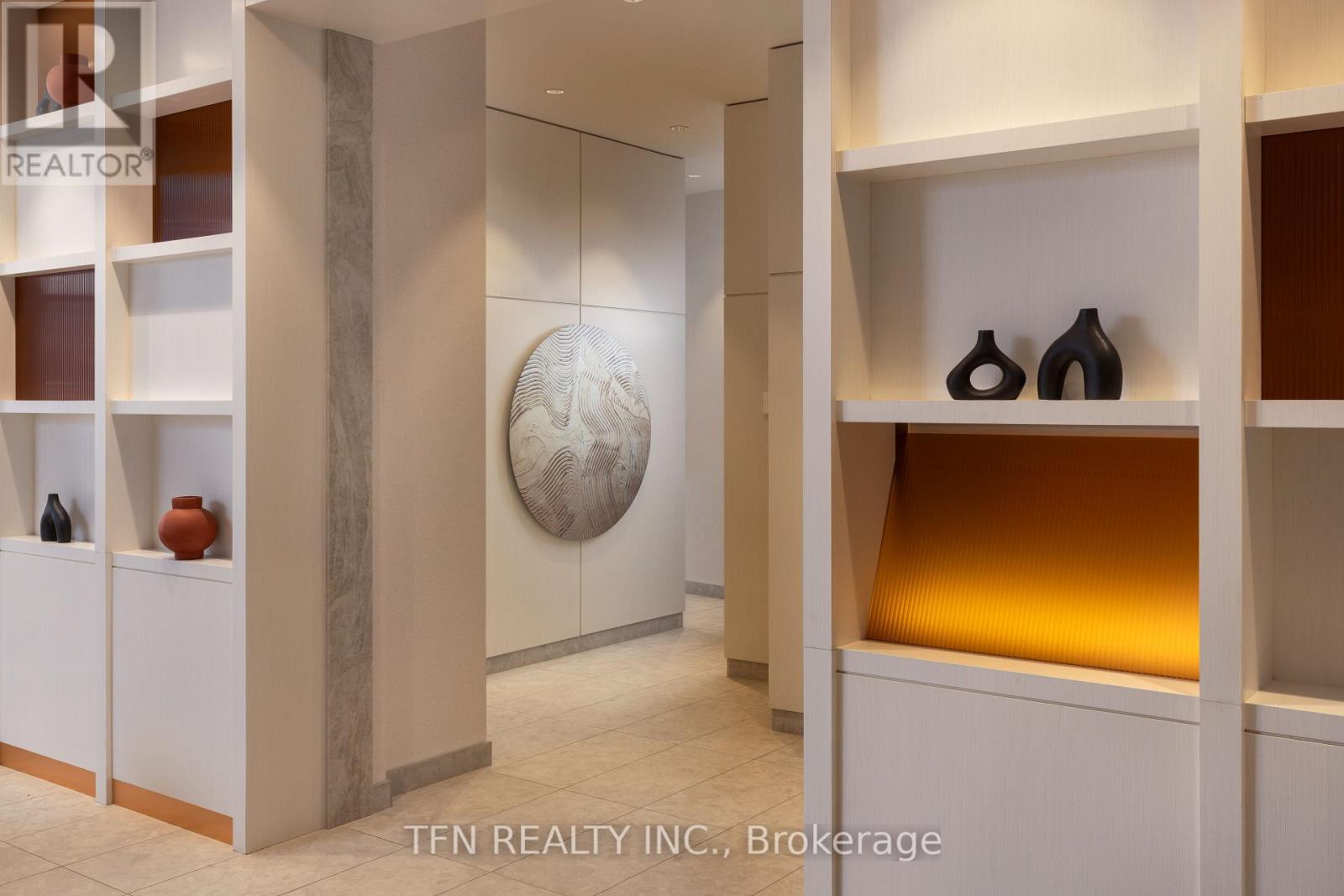 #1610 15 RICHARDSON STREET - 16