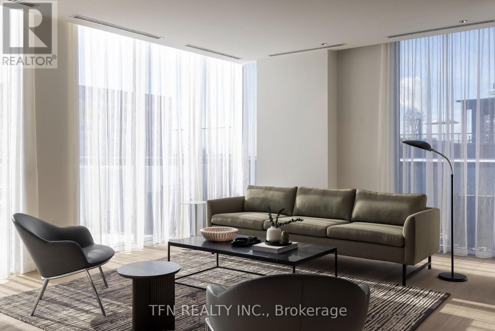 #1610 15 RICHARDSON STREET - 32