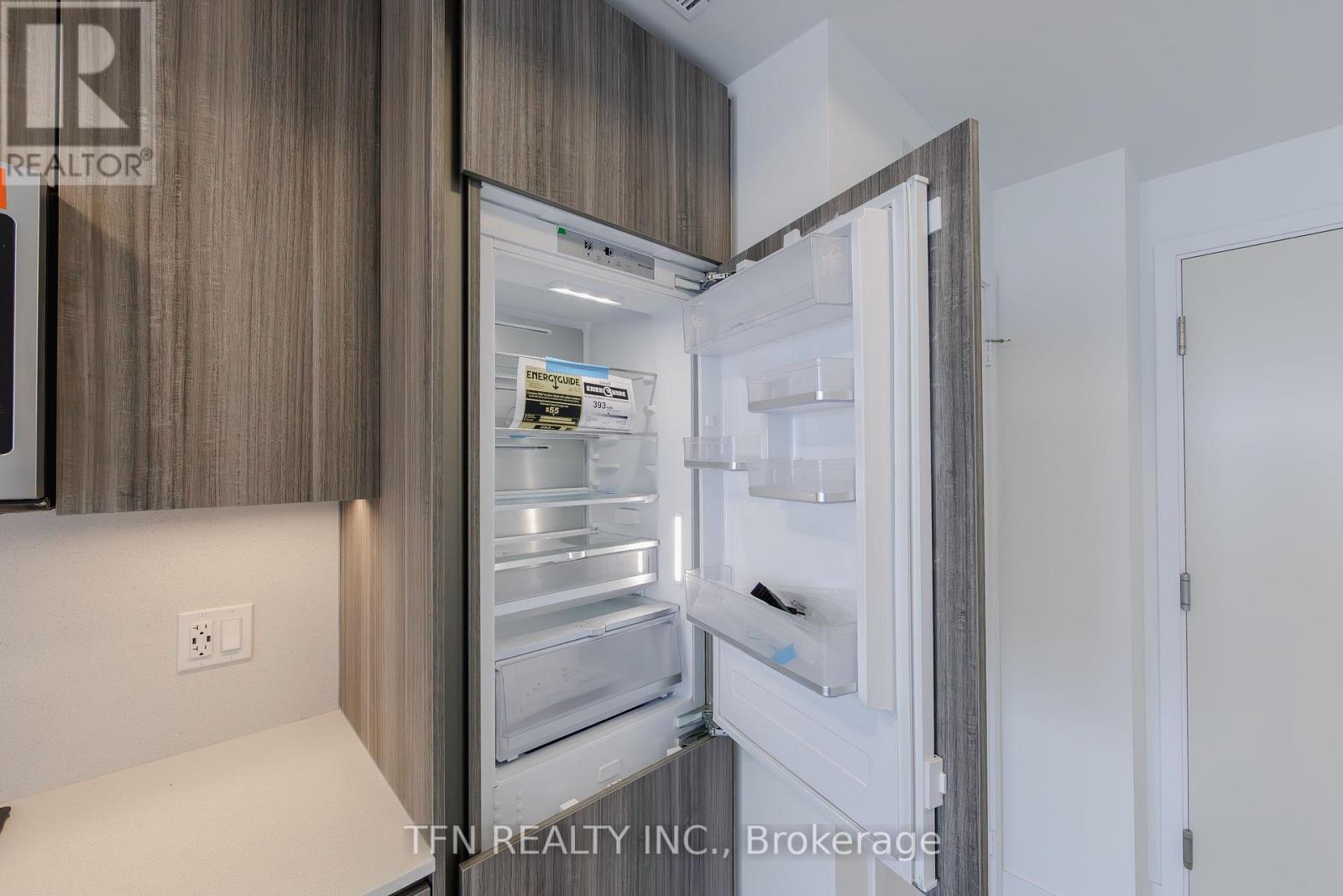 #1610 15 RICHARDSON STREET - 5