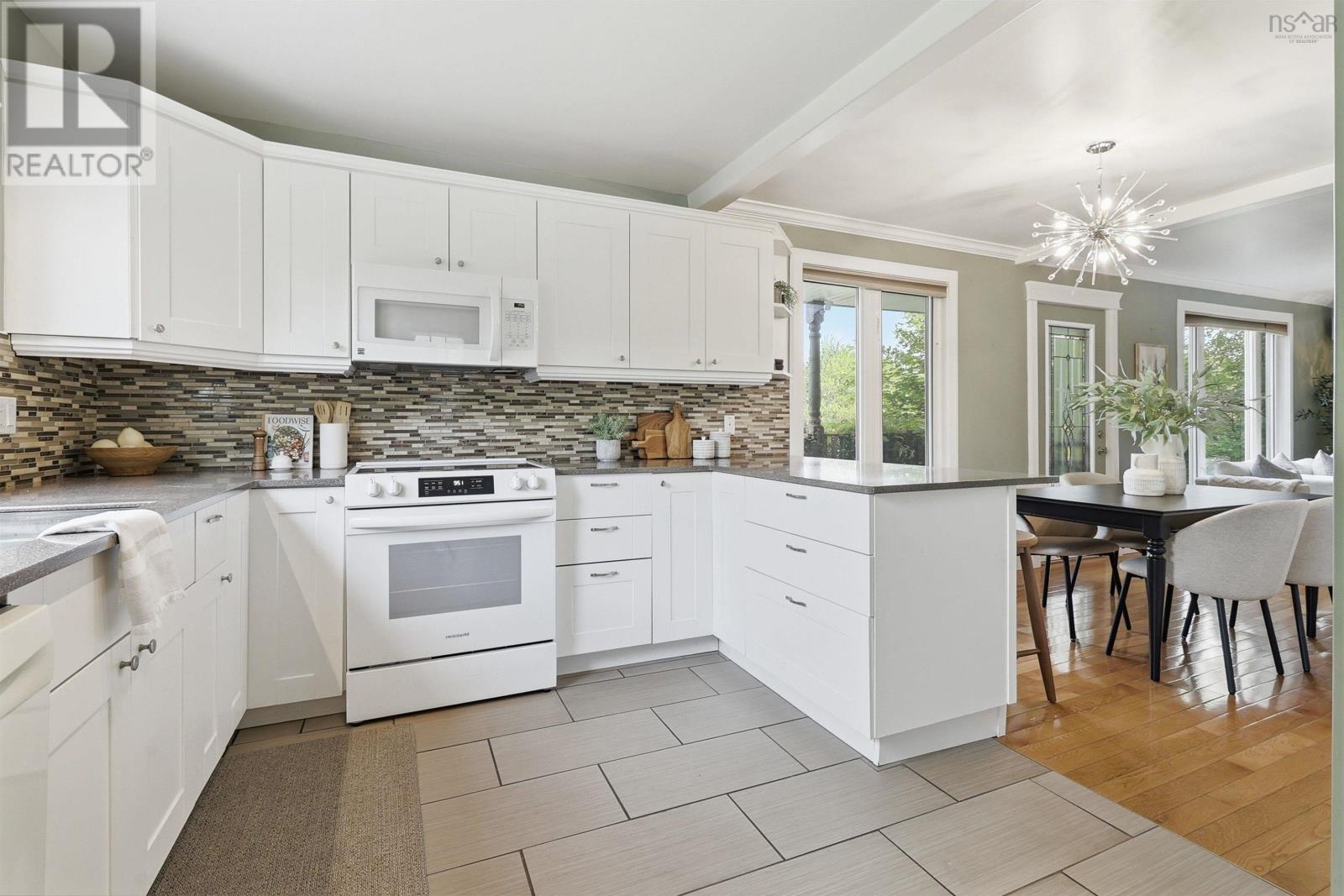 24 Winsloe Drive - 13