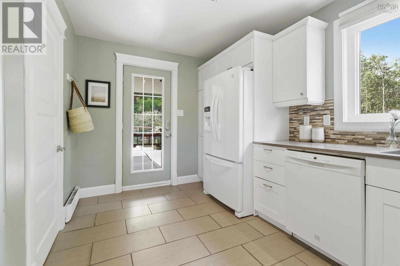 24 Winsloe Drive - 14
