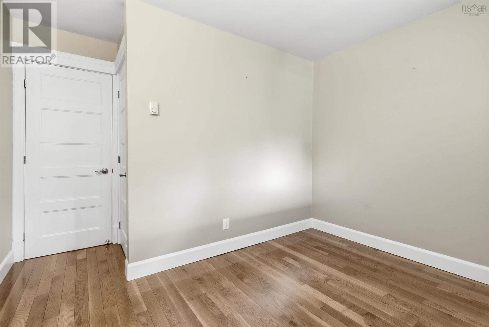 24 Winsloe Drive - 25