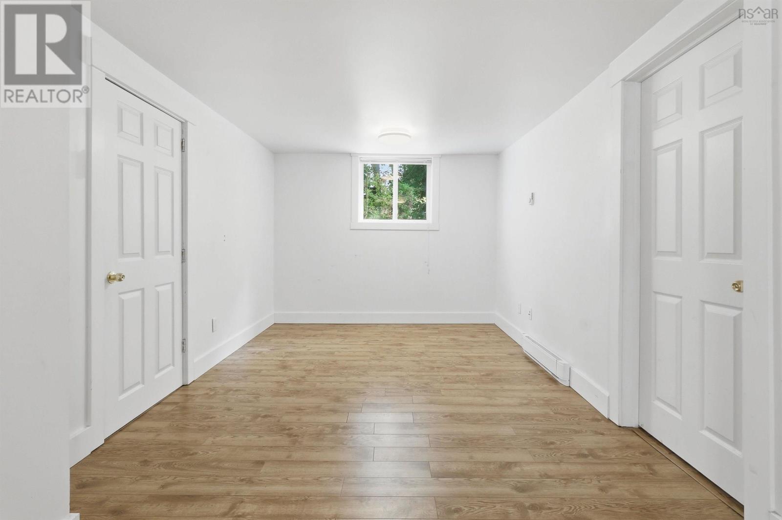 24 Winsloe Drive - 34