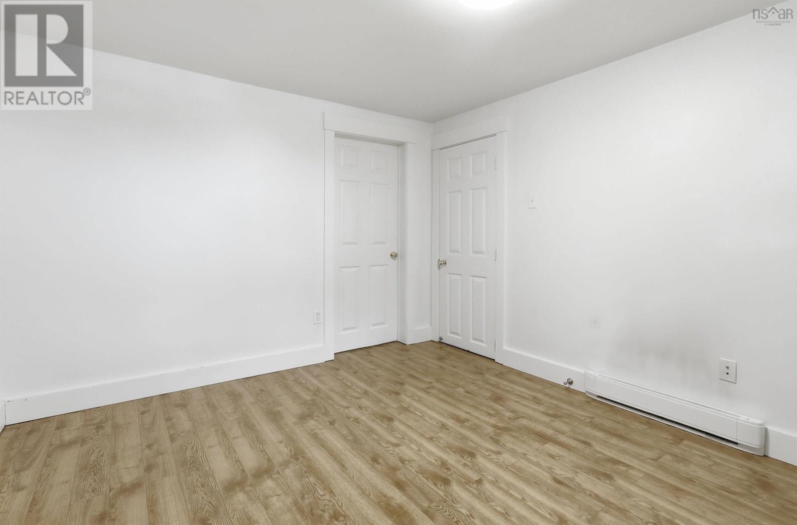 24 Winsloe Drive - 38