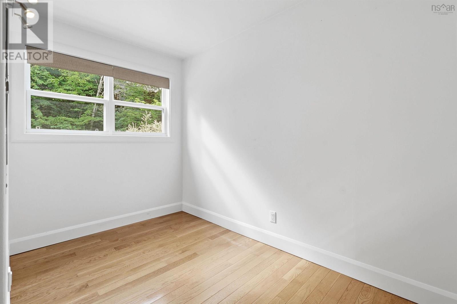 24 Winsloe Drive - 22