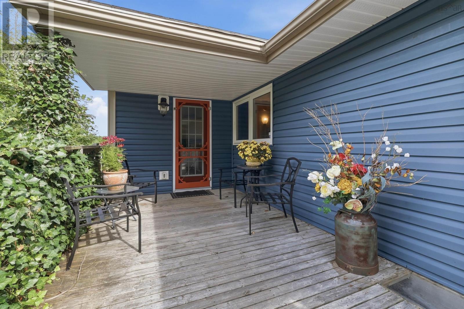 24 Winsloe Drive - 6
