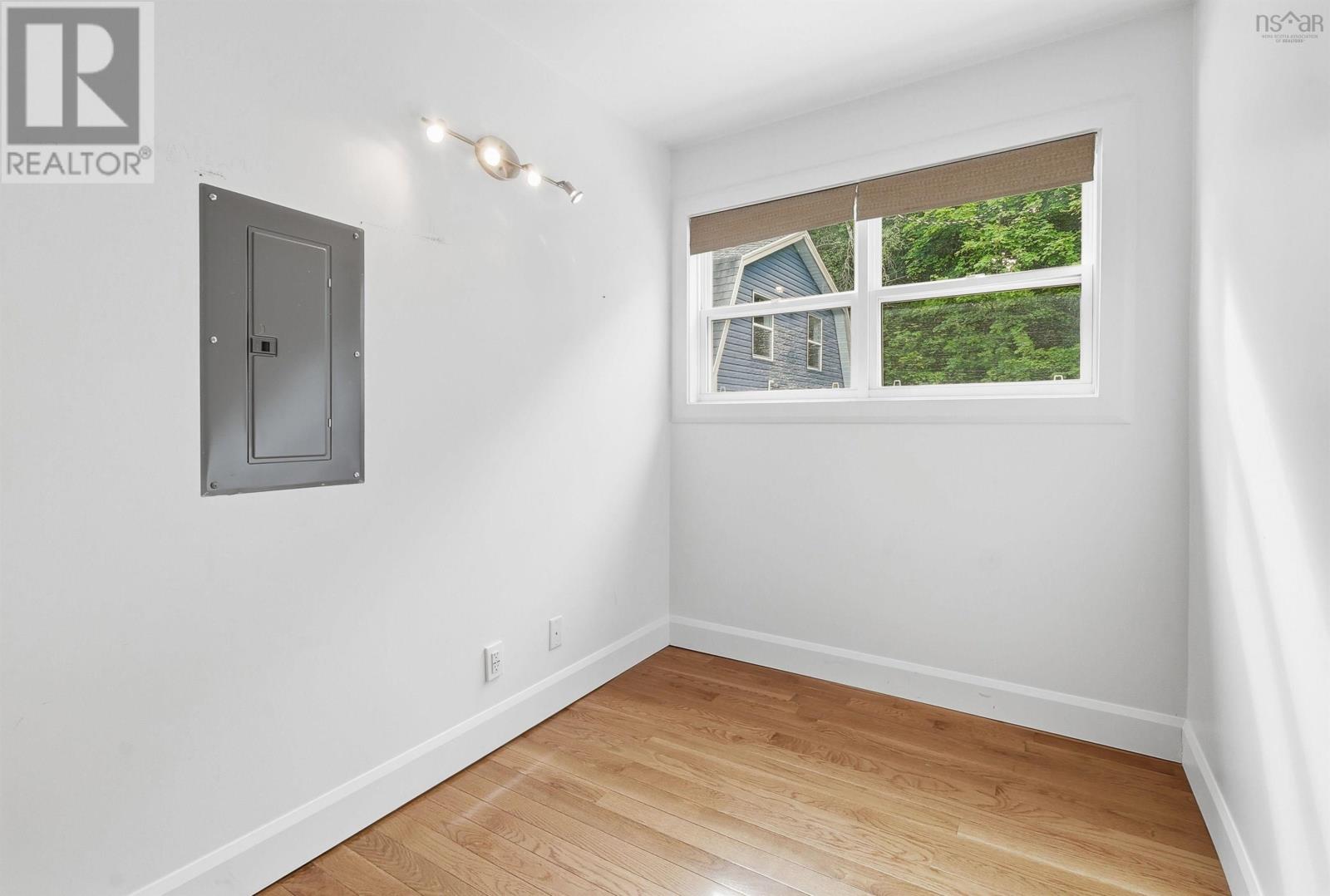 24 Winsloe Drive - 23