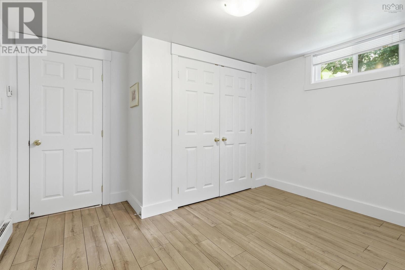 24 Winsloe Drive - 36