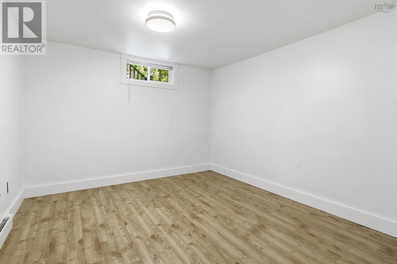24 Winsloe Drive - 37
