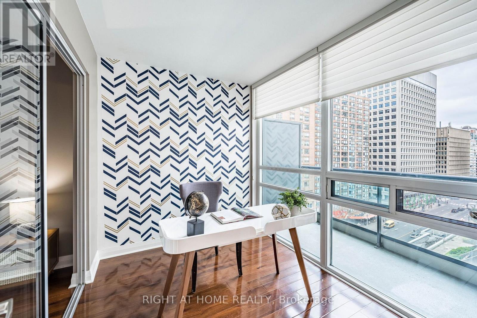 #1106 1121 BAY STREET - 20