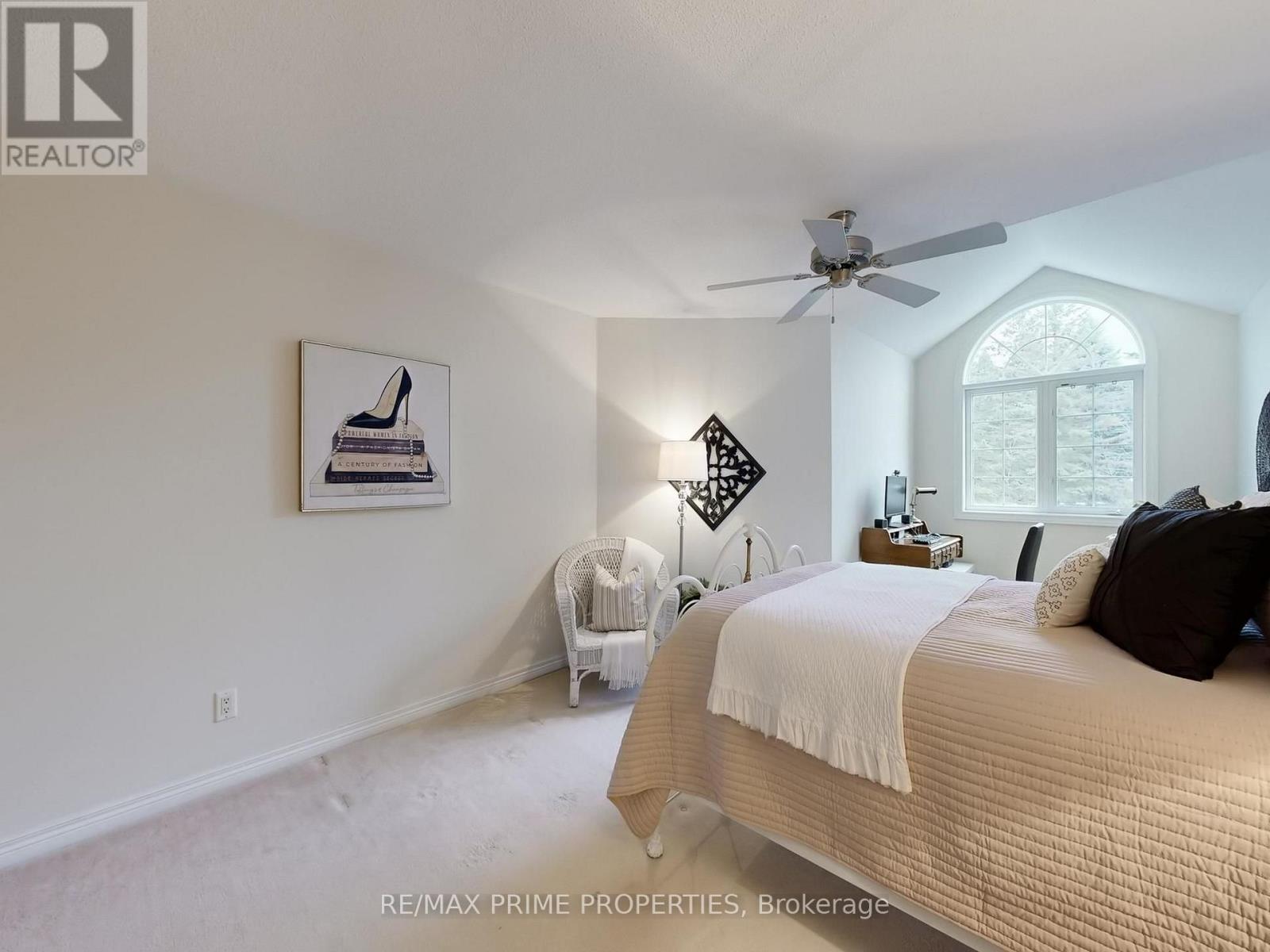 11 BERCZY CREEK WAY - 36