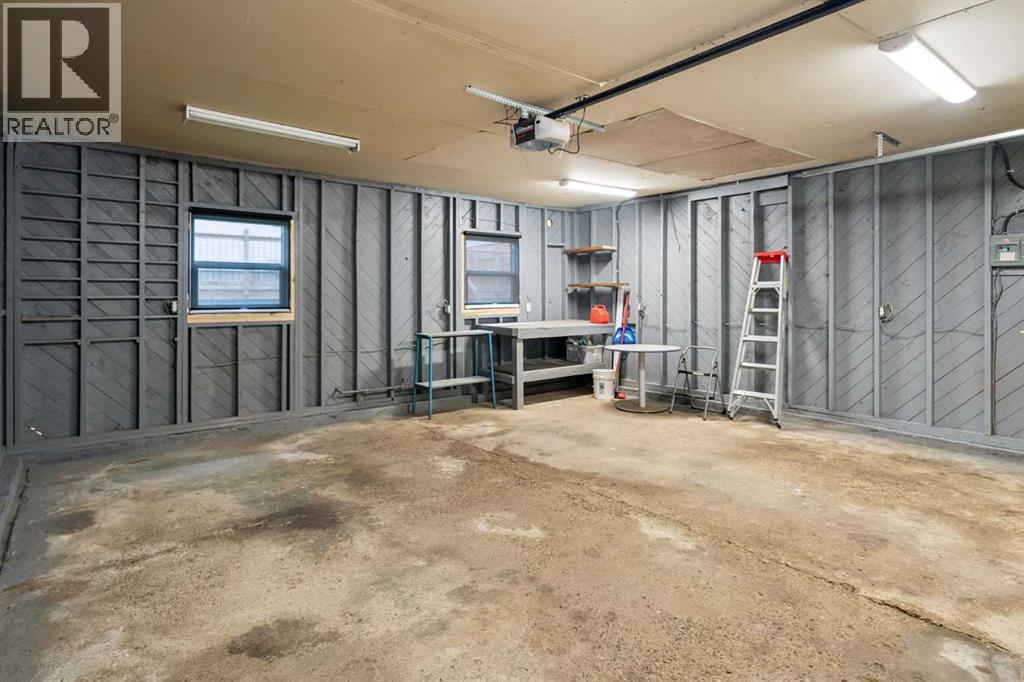5020 47A Avenue - 46