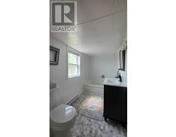 18 Salt Harbour Road thumbnail 31