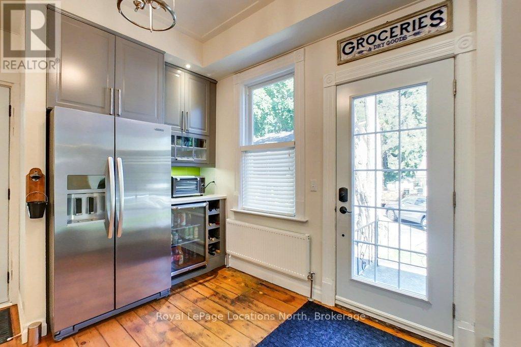 138 BRUCE STREET S - 10