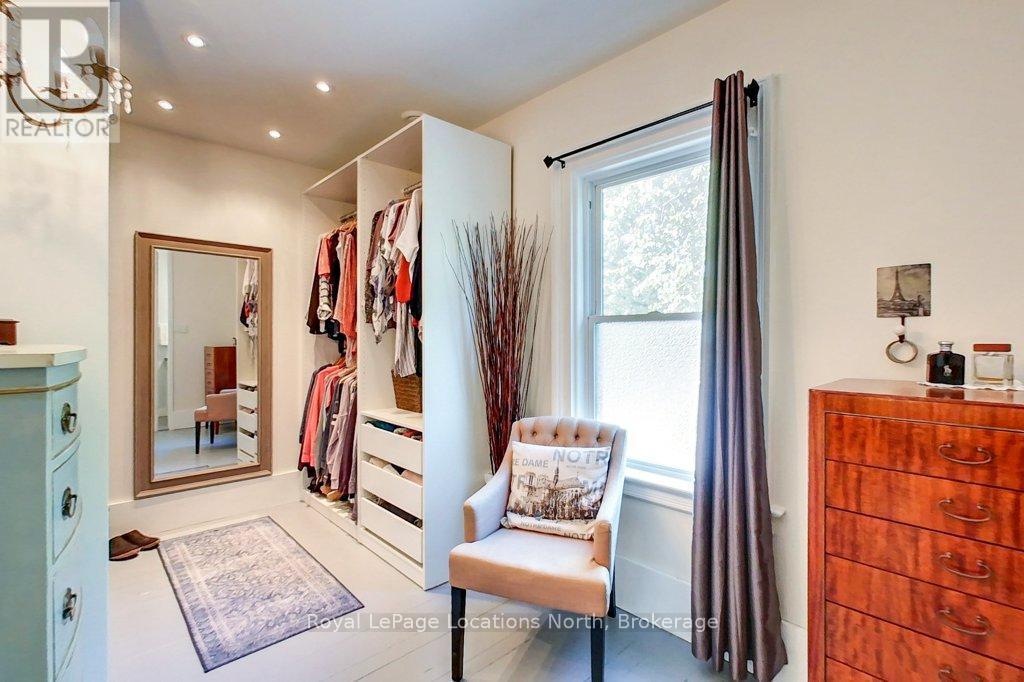 138 BRUCE STREET S - 22