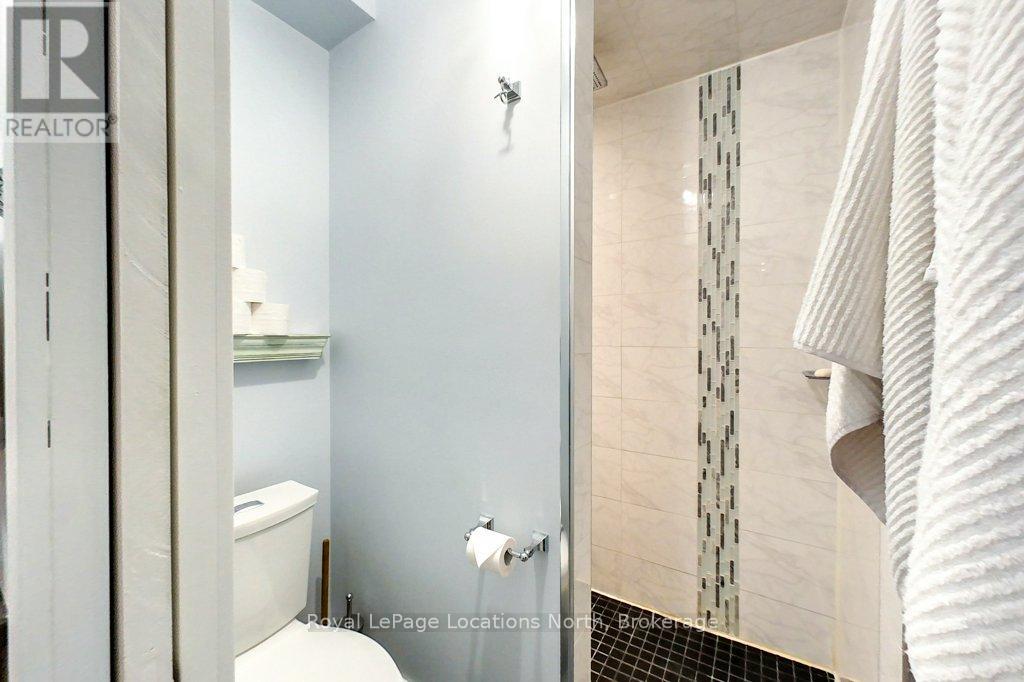138 BRUCE STREET S - 24