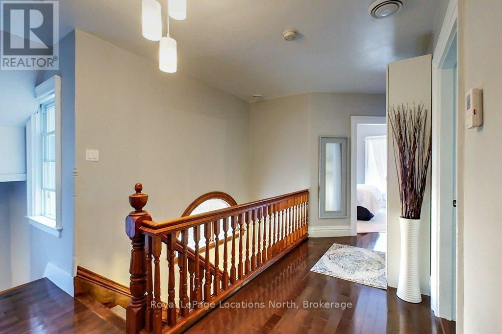 138 BRUCE STREET S - 30