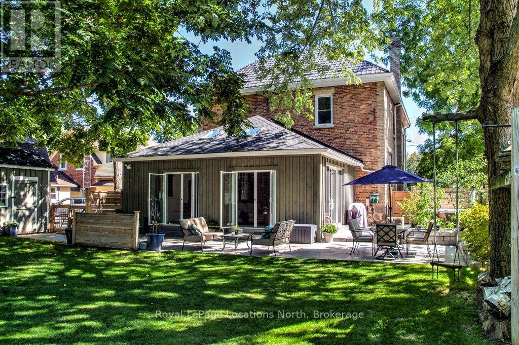 138 BRUCE STREET S - 41